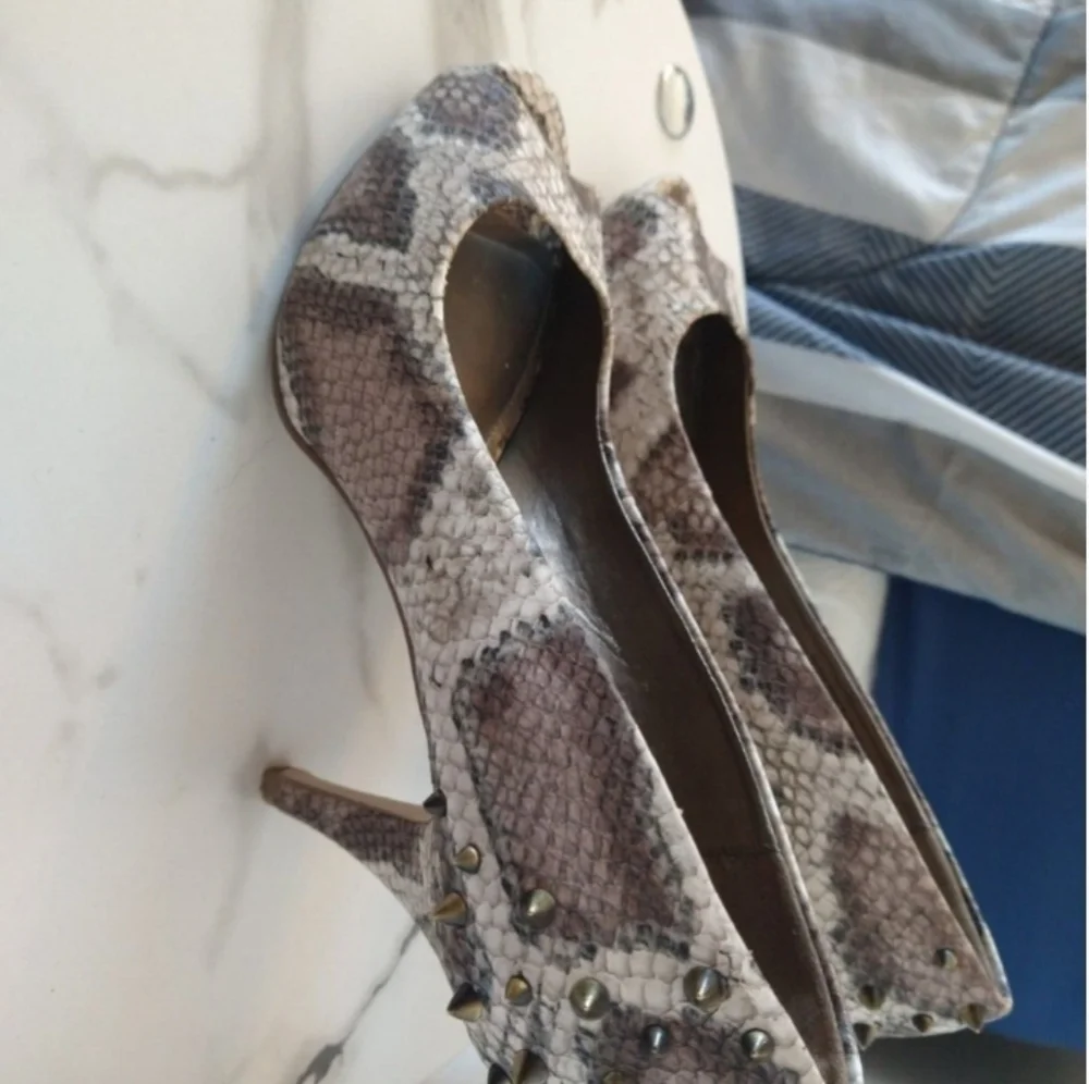 FERGALICIOUS Snakeskin Heels Shoes neutral Pattern Platforms Size 10 M Pre Loved